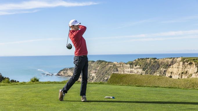 golf-cape-kidnappers-on-the-tee-ground